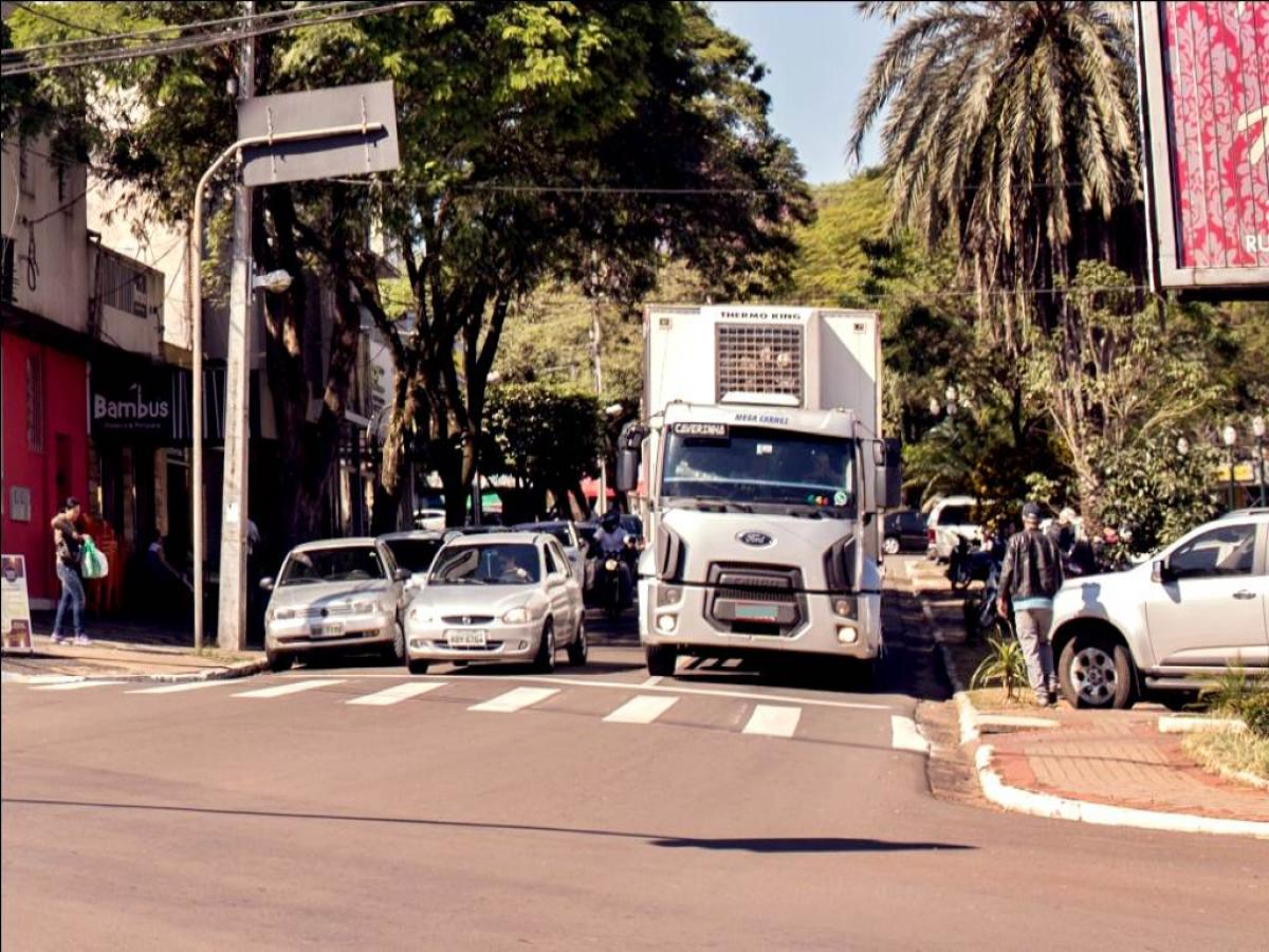 Em Cianorte, tráfego de caminhões e serviço de carga e descarga têm novas regras