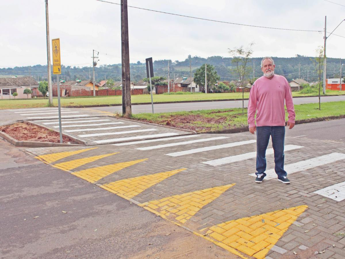 Avenida Ceará ganha faixa de pedestres elevada