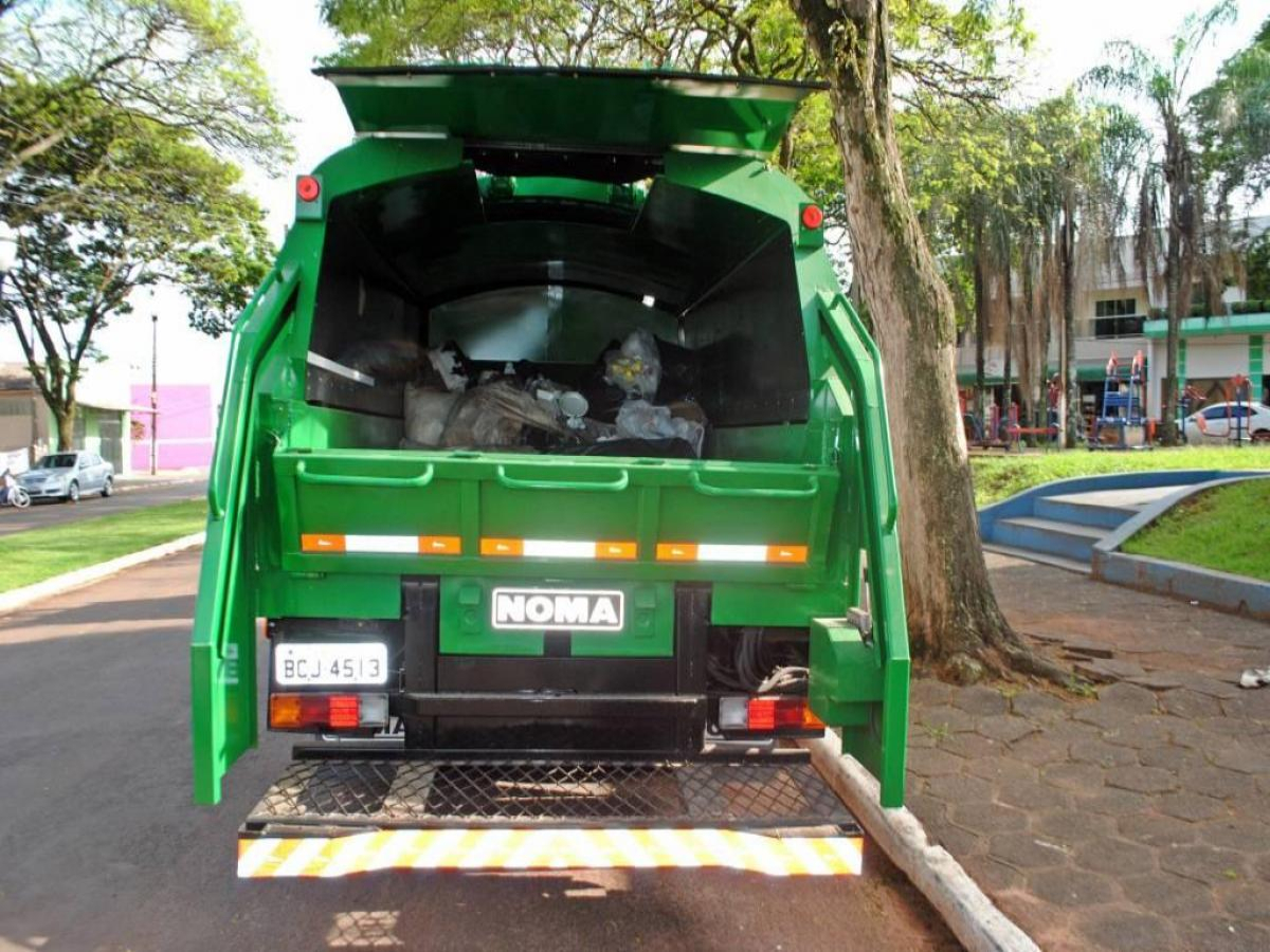 Administração de Indianópolis conquista mais um caminhão para coleta de lixo