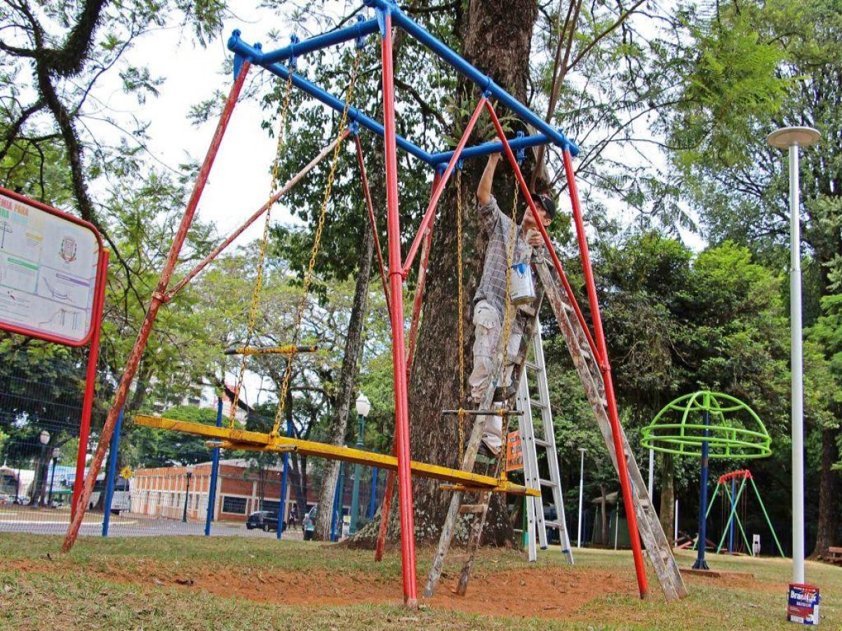 Parque infantil da Matriz está fechado para reforma e manutenção