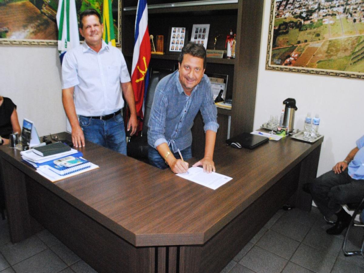 Vice-Prefeito Jocimar Paleta assume a prefeitura de Indianópolis