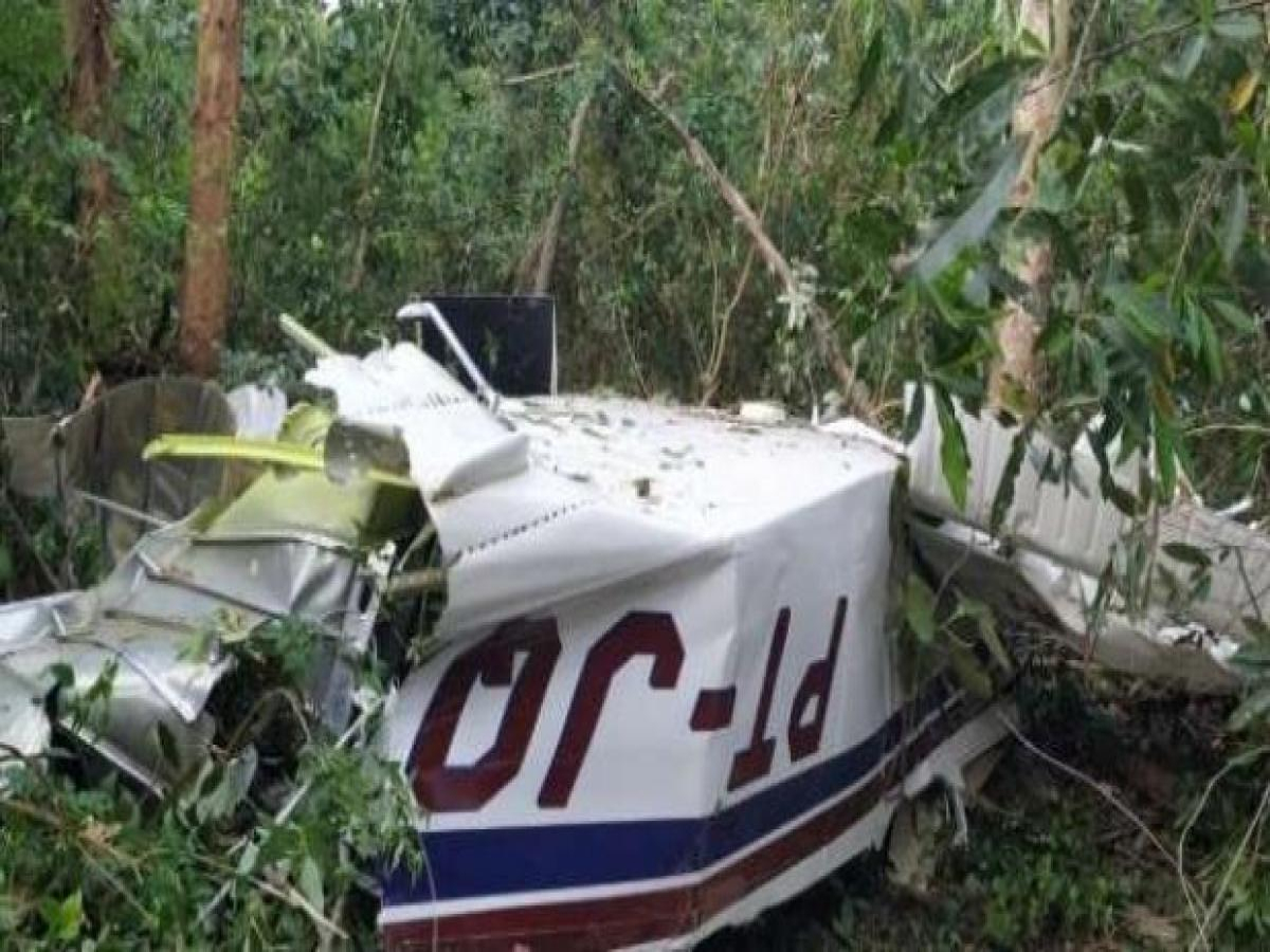 Queda de avião mata três pessoas da mesma família  no Paraná