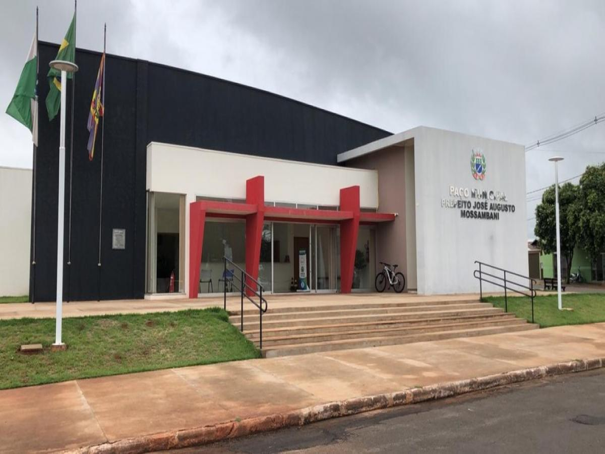 Após ser transferido de setor, servidor público agride prefeito de Rondon e funcionários da prefeitura