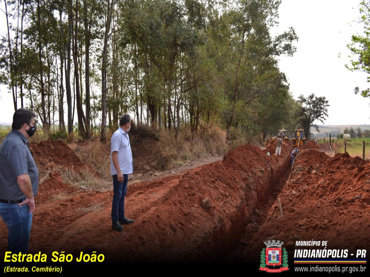 Prefeito Juliano visita obras de abastecimento na estrada São João