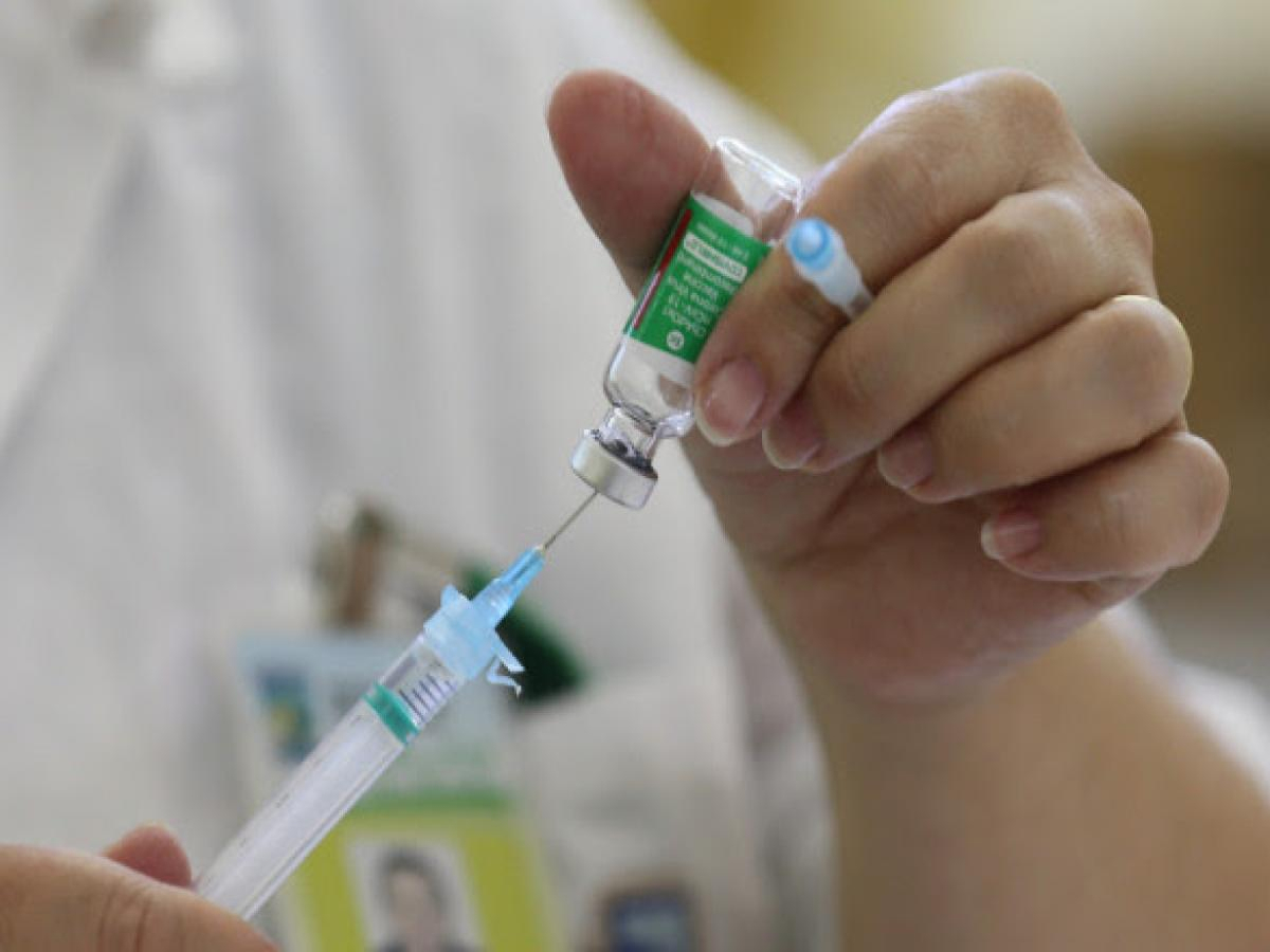 lei que regulamenta o uso das doses que sobram nos frascos da vacina contra a covid-19 já está em vigor