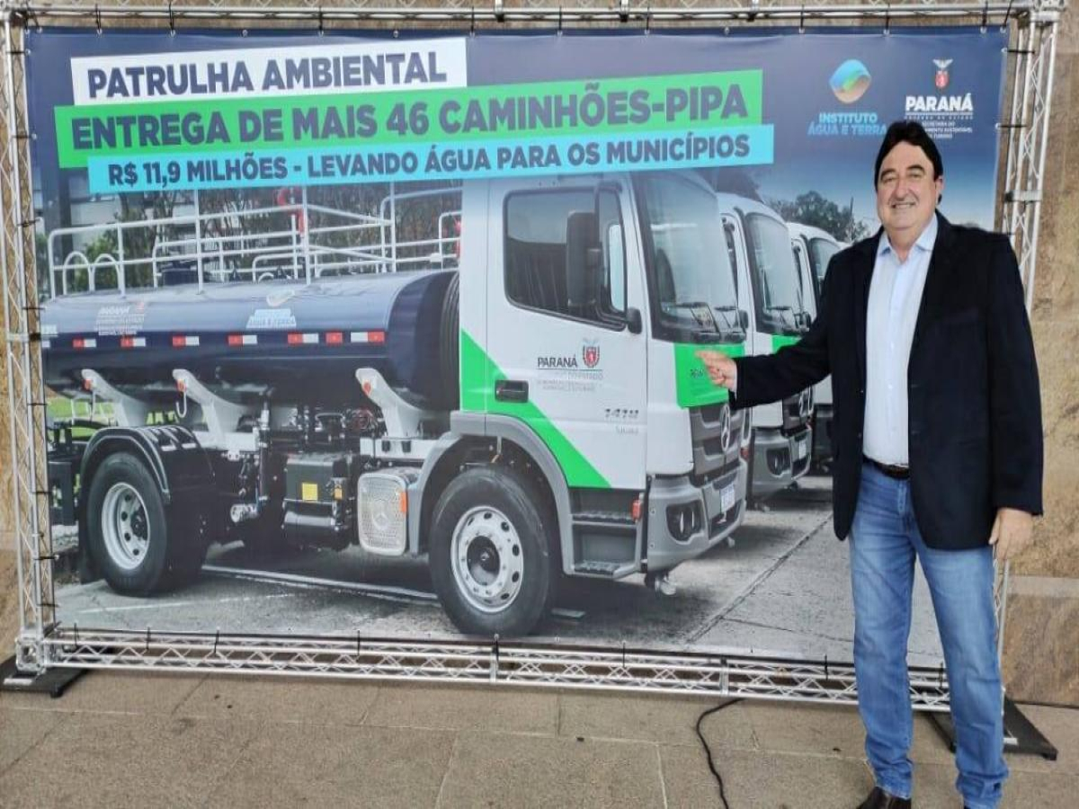 Administração de Rondon recebe do estado um caminhão pipa para uso no  município