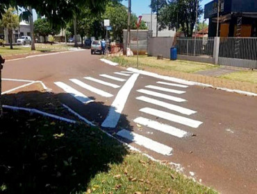 Pintura das faixas de sinalização em Tupãssi vira piada