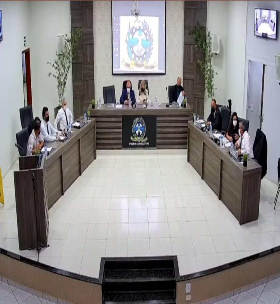 Câmara de Ivaiporã cassa mandato de vereadora que comemorou aniversário com servidores