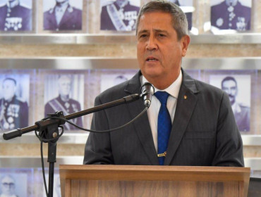 Bolsonaro sinaliza que Braga Netto será seu vice nas eleições de 2022