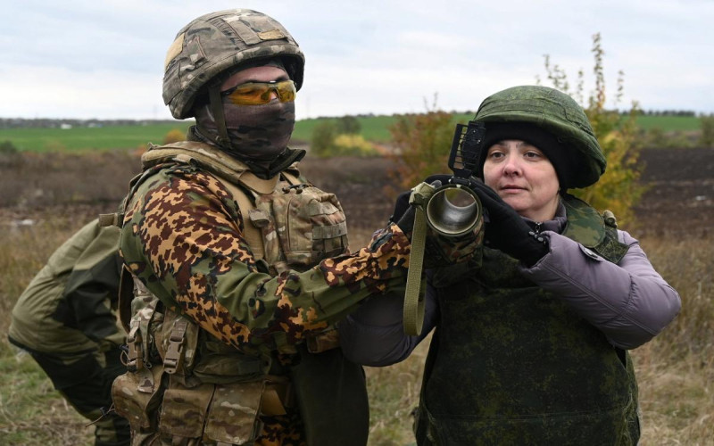 Exército da Rússia treina civis para combates contra a Ucrânia; veja fotos