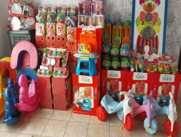 Rede municipal de ensino recebe kits de brinquedos pedagógicos em Tapejara