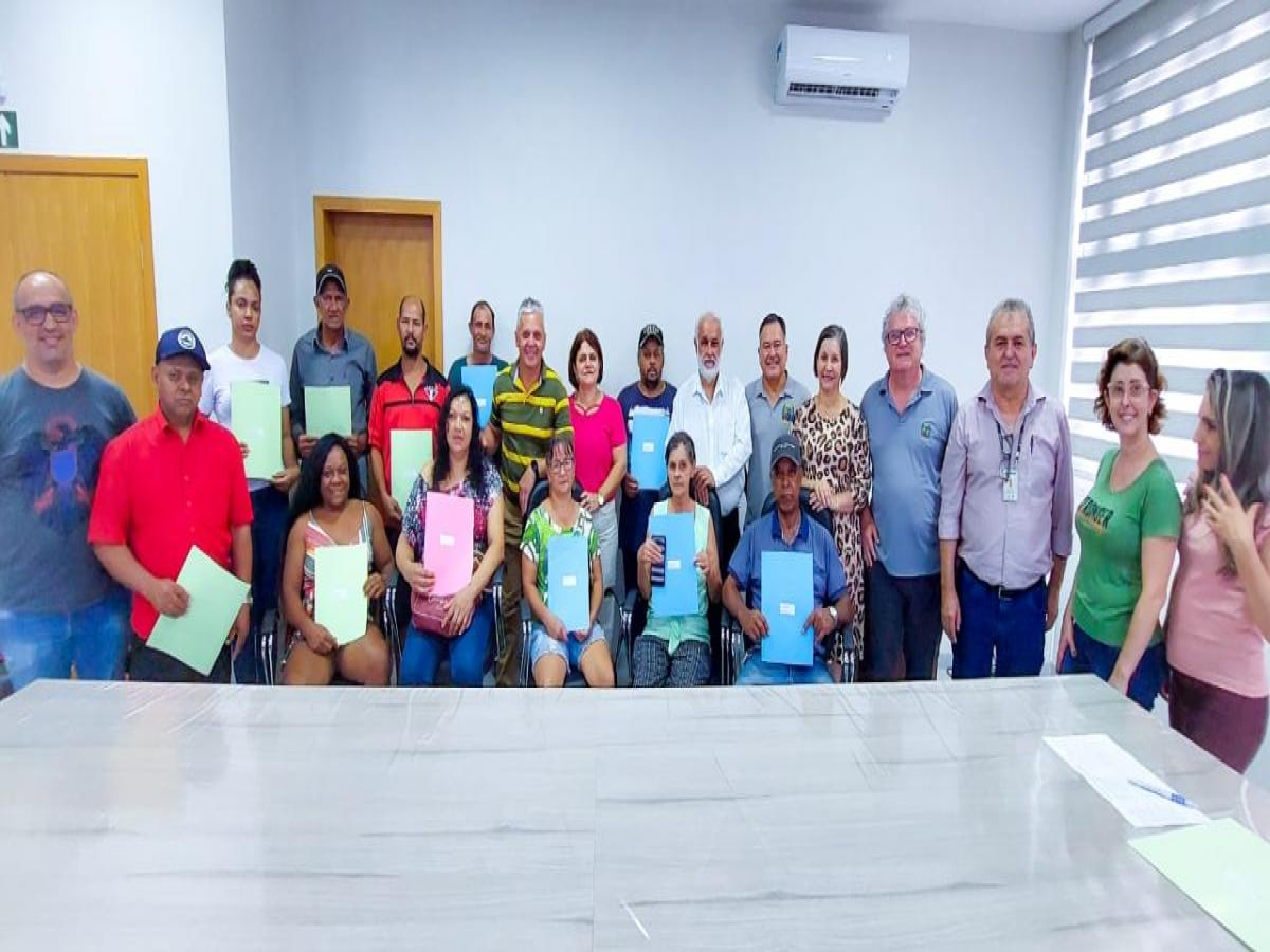 Prefeitura de São Tomé entrega mais 12 títulos pelo programa “Escritura em Mãos”