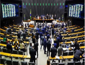 Após aprovar texto-base, Câmara vota hoje os destaques do novo regime fiscal
