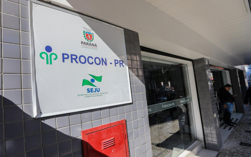 Procon-PR notifica bancos por suposta alteração de data de fechamento das faturas de cartão