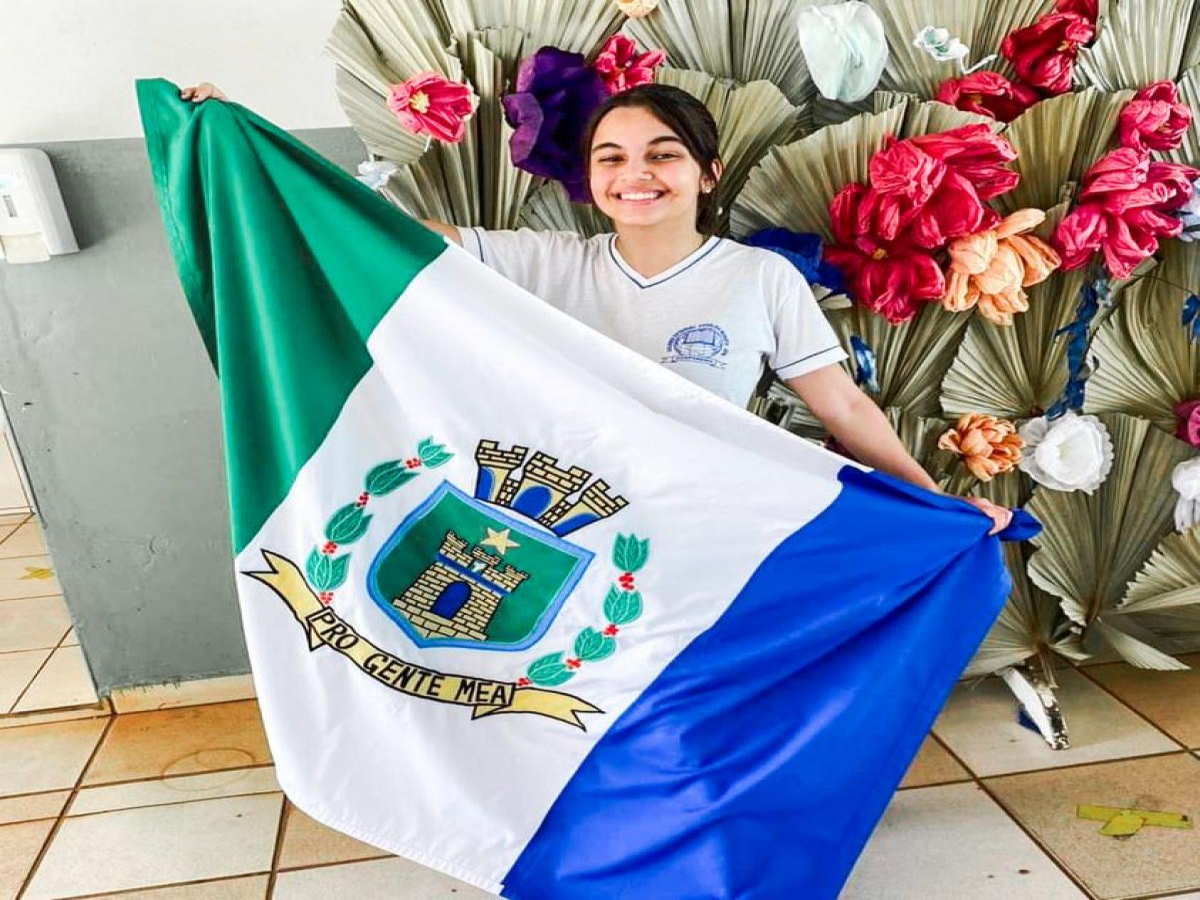 Aluna de Guaporema é selecionada para intercâmbio internacional pelo programa Ganhando o Mundo