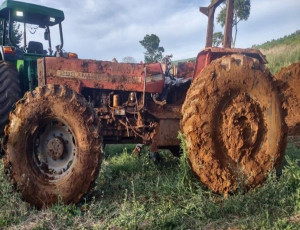 Trator furtado no Paraná é encontrado enterrado após 7 meses