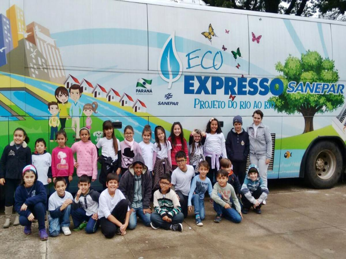 Escola Jorge Moreira recebe visita do Eco Expresso da Sanepar