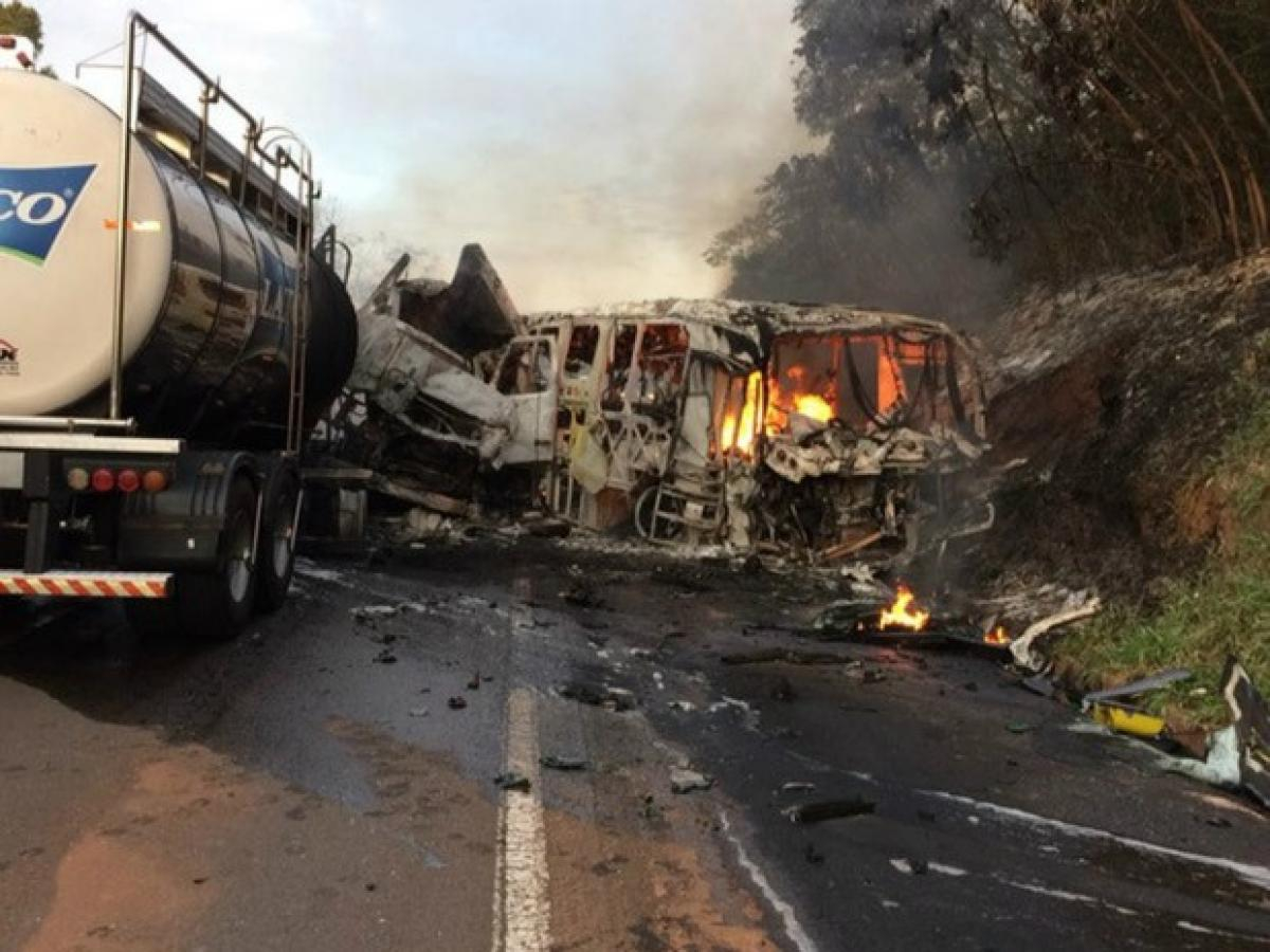 Sobe para 21  o numero de mortos  no acidente com ônibus de Altônia