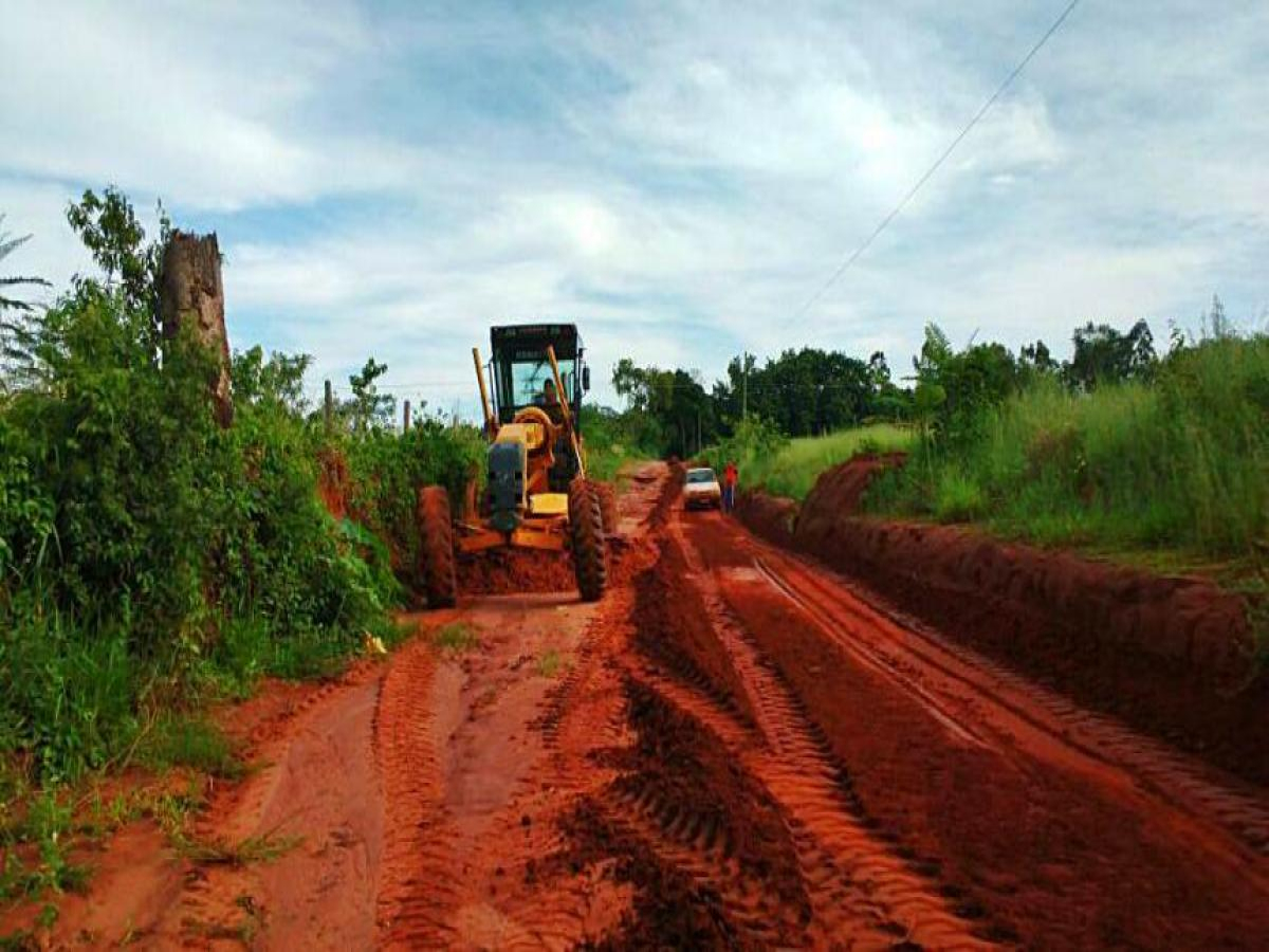 Paranavaí inicia recuperação de estradas rurais afetadas pela chuva